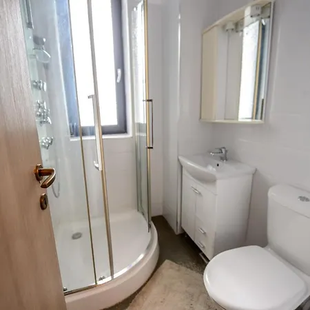 Bluemarina 8th Summerland Apartament Mamaja