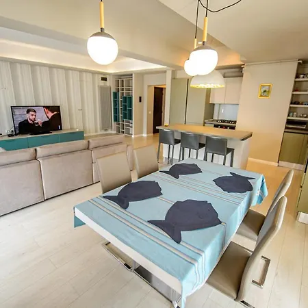 Bluemarina 8th Summerland Apartament