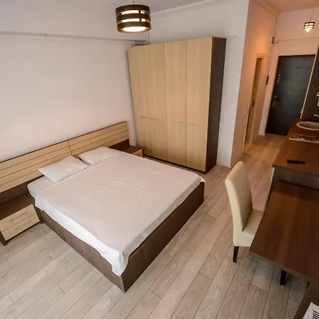 Bluemarina 8th Summerland * Mamaia