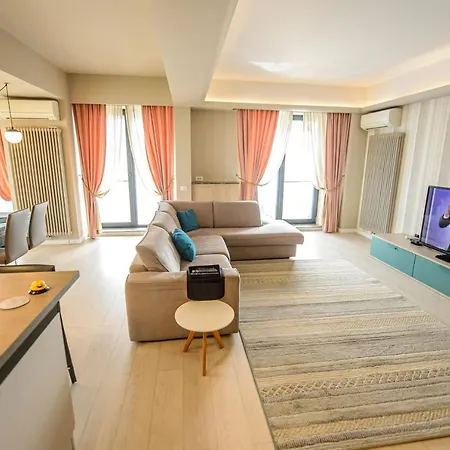 Bluemarina 8th Summerland * Mamaia